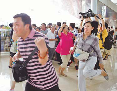 Hainan duty free gives shoppers a good deal
