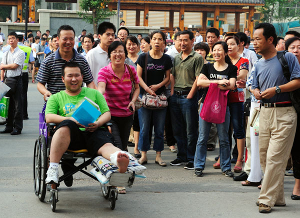 Gaokao a nerve-wracking experience for parents