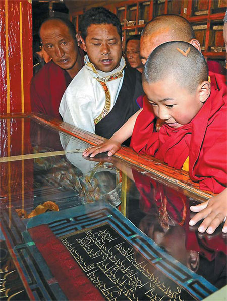 Top theological institutes prepare Living Buddhas