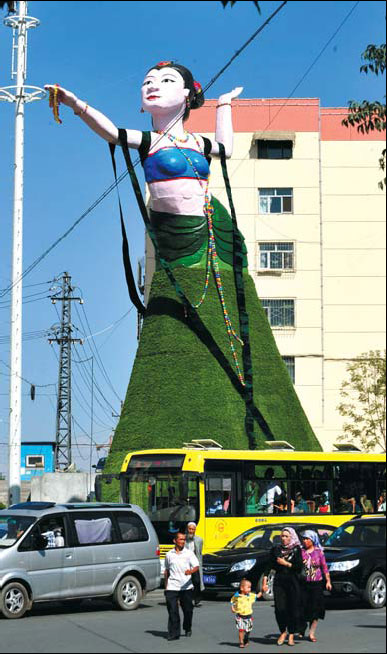 Urumqi statue's sudden arrival, departure create controversy
