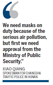 Traffic police ask to wear face masks