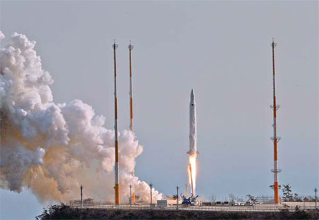 Launch propels ROK into space age