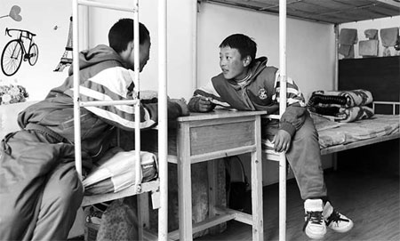 Chinese school rebuilt with African aid