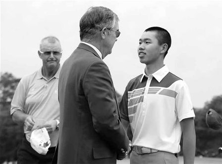 Chinese golfer tees off young career