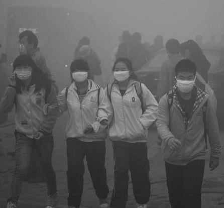 Smog wraps northeast, schools forced to close