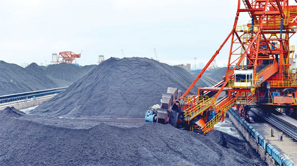 Restructuring fuels rise in coal stockpiles, cuts prices