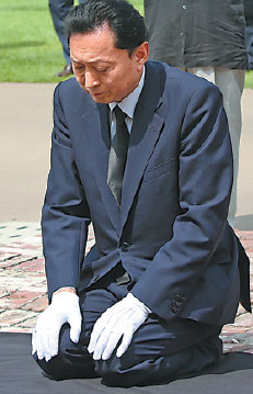 Former Japanese PM urges Abe to express remorse