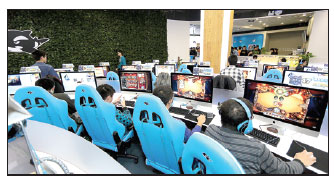 Yesteryear's Internet cafes morph into high-tech fun dens