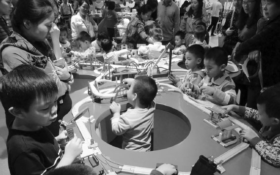 Classic London toy retailer delights children in Nanjing