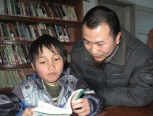 Rural man opens library for a better future