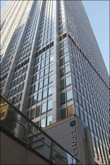 China's Fosun buying NYC bank landmark for $725 million