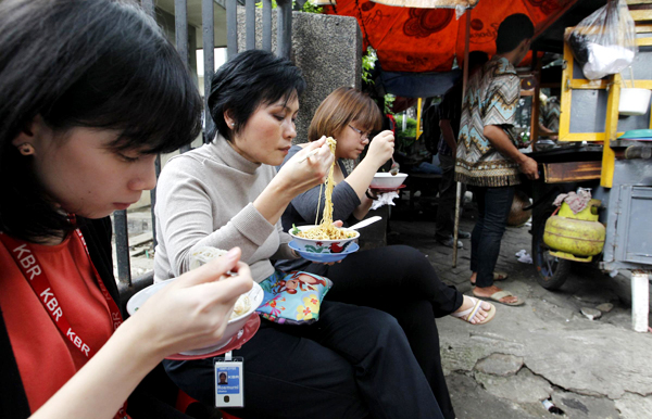 Street food in Jakarta:noodles