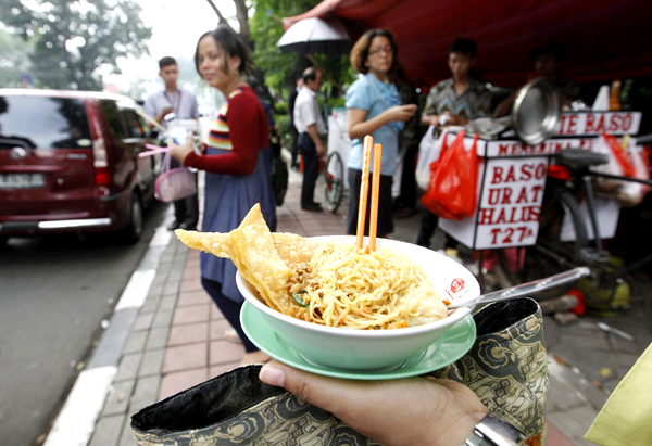 Street food in Jakarta:noodles