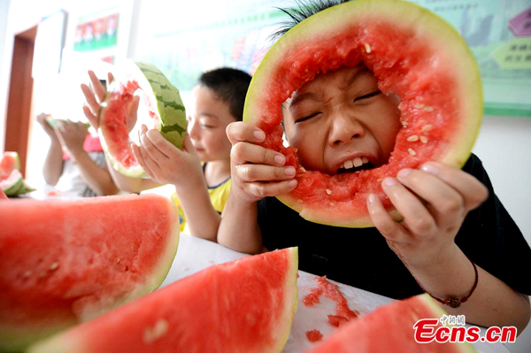 Watermelon-eating contest marks Beginning of Autumn