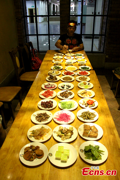 Super eater finishes 40 dishes in one hour