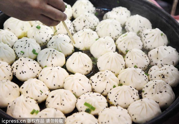 China's famous <EM>baozi<EM></EM></EM>