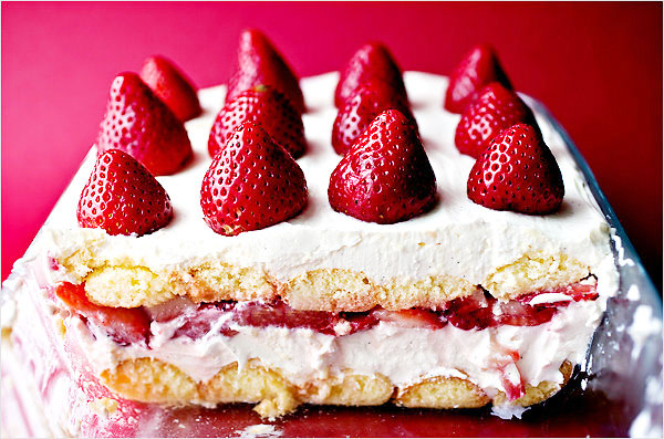 Creamy strawberry moscato torte