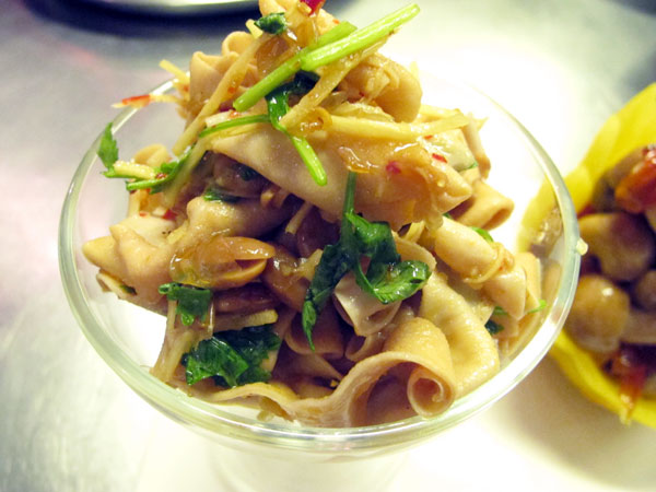 Quilted green russula with lilies