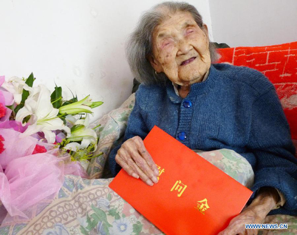 Elders celebrate Chongyang Festival in China