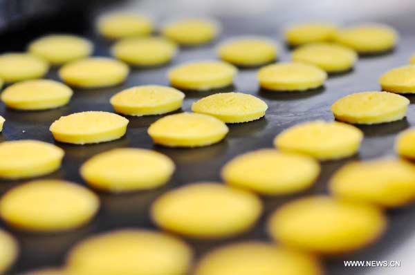 Delicate desserts displayed at Beijing exhibition