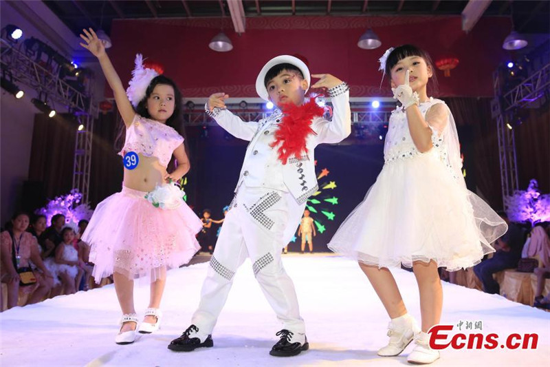 Children model contest held in Beijing