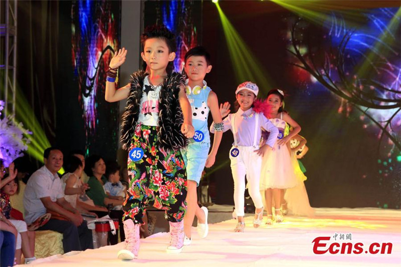 Children model contest held in Beijing