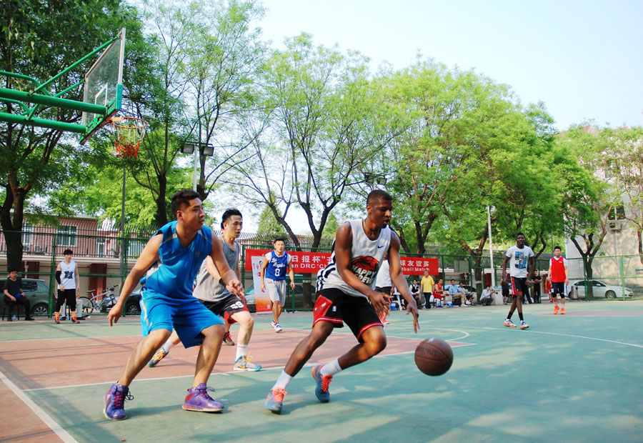 Basketball match held to engage China Daily readers