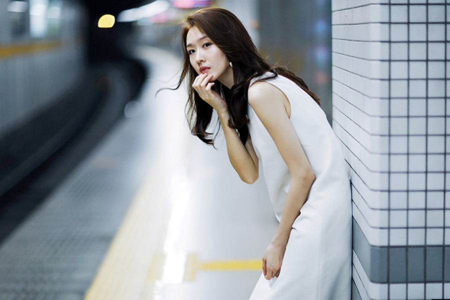 Actress Zhang Wen poses for fashion magazine