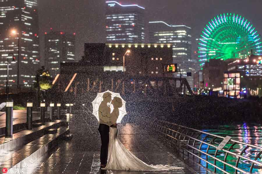 Romance in the air: Best wedding photos of 2016