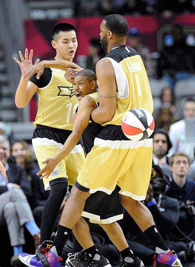 Pop singer Kris Wu attends 2016 NBA All-Star Celebrity Game(2/7