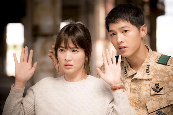 Protagonists of megahit drama 'Descendants of the Sun' to marry in October