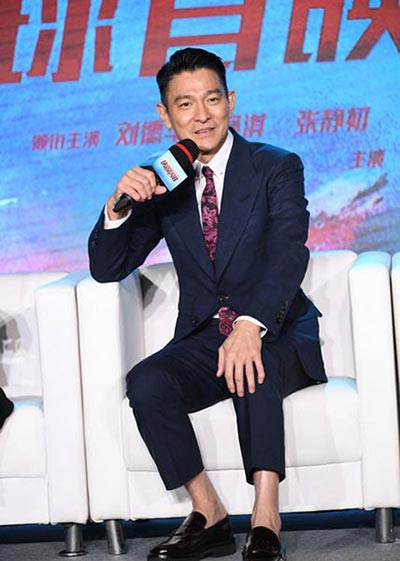 Andy Lau's first show since severe injury