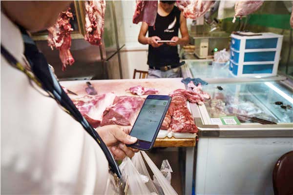 Cashless trend takes hold in China