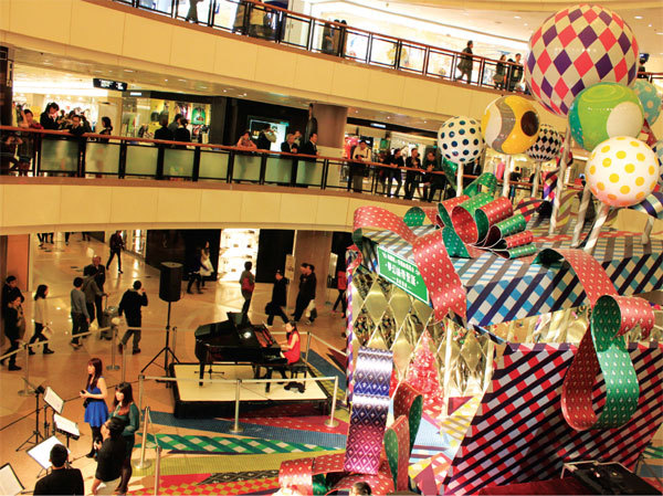 Chill wallets dampen Christmas market