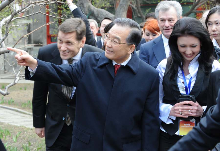 Wen Jiabao's decade of diplomacy photo album