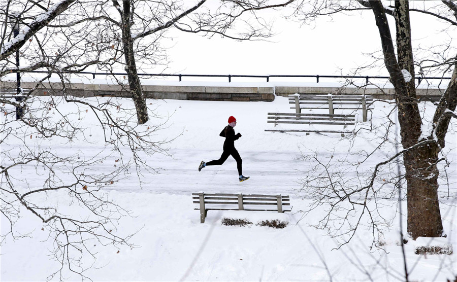In photos: Nor'easter snowstorm hits US