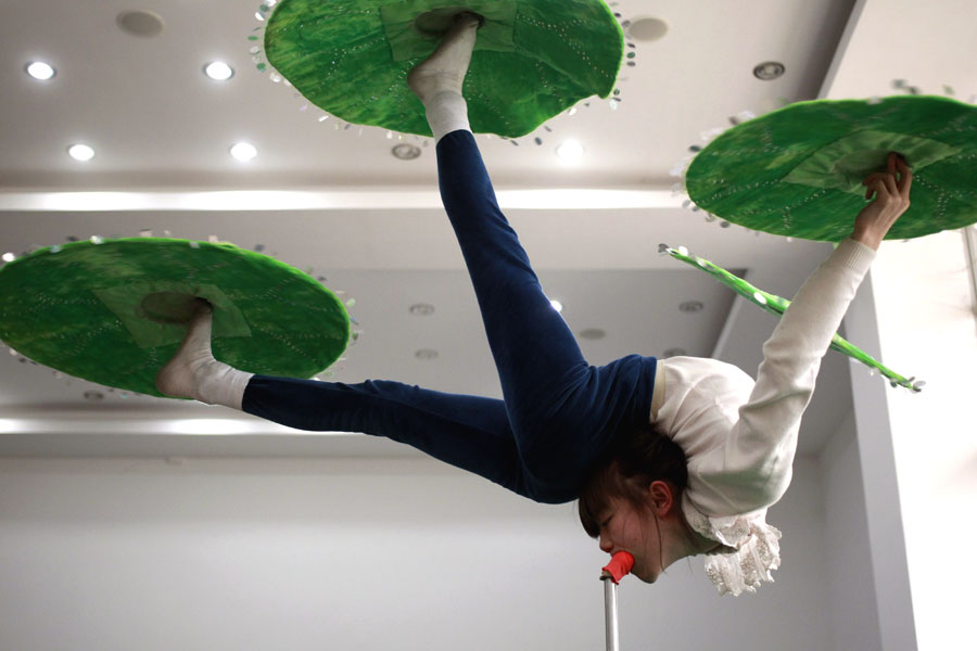 Life's a whirl for top-flight acrobats