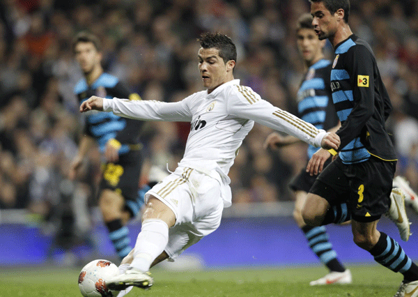Ronaldo hits 30th goal as Real rout Espanyol