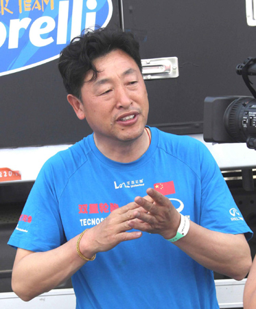 Veteran Chinese driver Lu drops out Dakar Rally