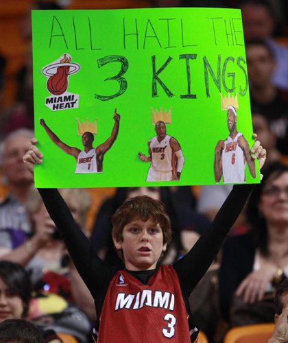 LeBron gets 41, and Heat stuns Pacers 117-112