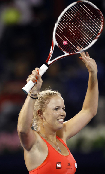 Wozniacki beats Kuznetsova to win Dubai title