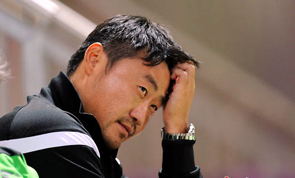 Li Na knocked out, Peng Shuai through to Qatar quarters
