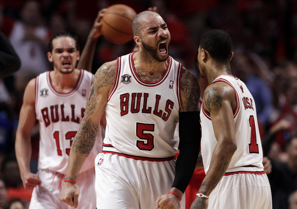 Rose leads bulls past Hawks 95-83