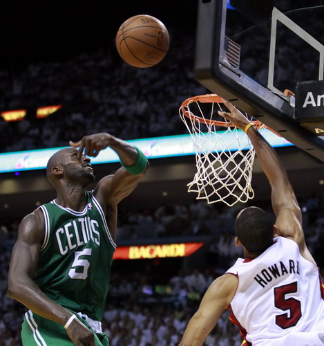 James delivers decisive blow as Heat finish Celtics