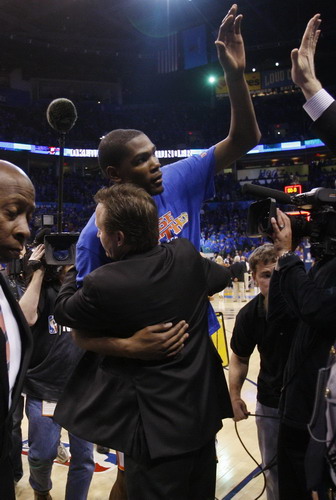 Durant leads Thunder into NBA West finals