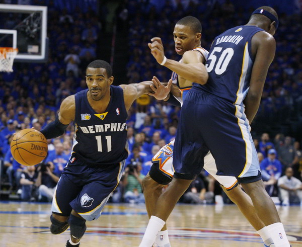 Durant leads Thunder into NBA West finals