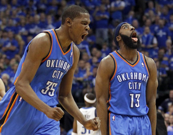 Durant, Harden lead Thunder past Mavs; series tied