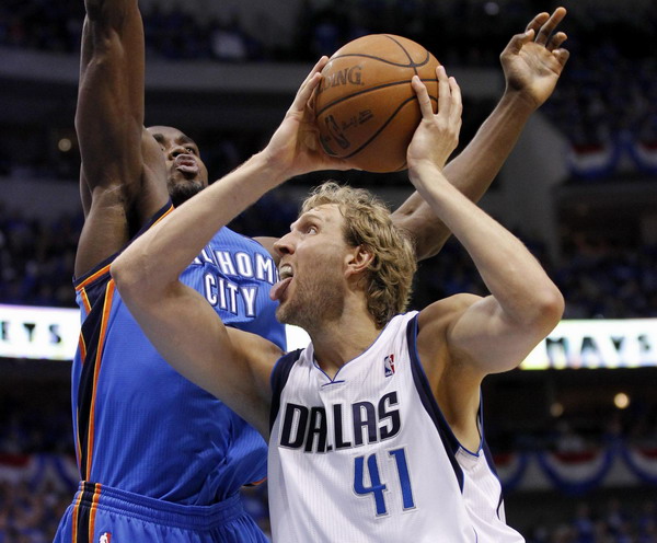 Durant, Harden lead Thunder past Mavs; series tied