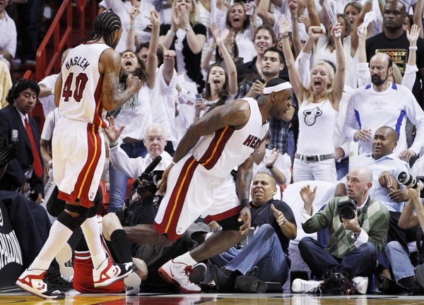 Bosh fired up as Heat bash Bulls