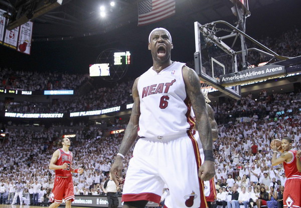 Bosh fired up as Heat bash Bulls